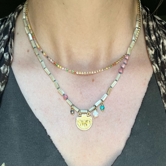 Handmade hand knotted mother of pearl asymmetrical necklace. - Picture 9 of 9